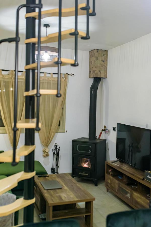 アグロスAprosmeno Jacuzzi House 2アパートメント エクステリア 写真